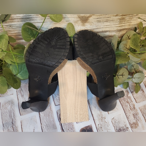 Simply Vera Vera Wang Elastic Band Strap Heels Size 7 - Picture 7 of 7